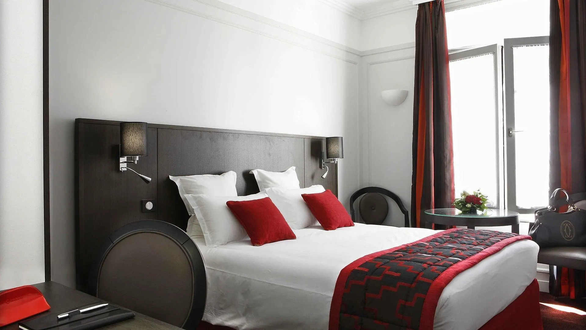 Hotel California Champs Elysees Paris