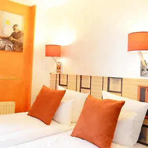 Malar Paris
