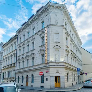 Koruna 3*, Прага Чехия
