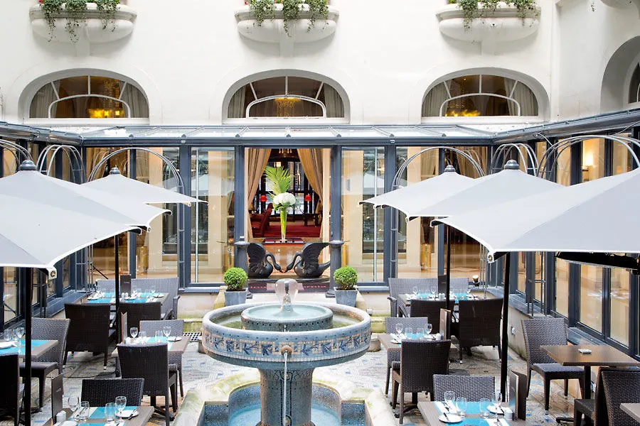 **** Hotel Hôtel California Champs Elysées Parigi Francia