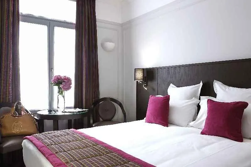 Hotel Hôtel California Champs Elysées Parigi