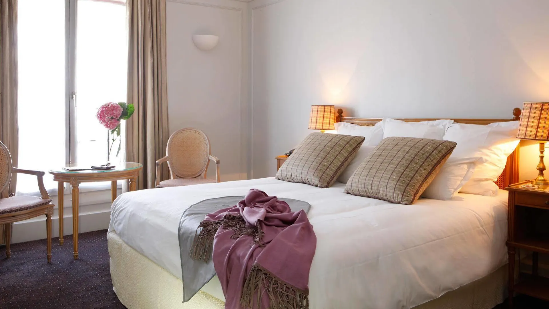 Hôtel California Champs Elysées Parigi 4*,  Francia